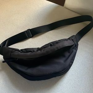 Everlane Renew Transit Fanny Pack